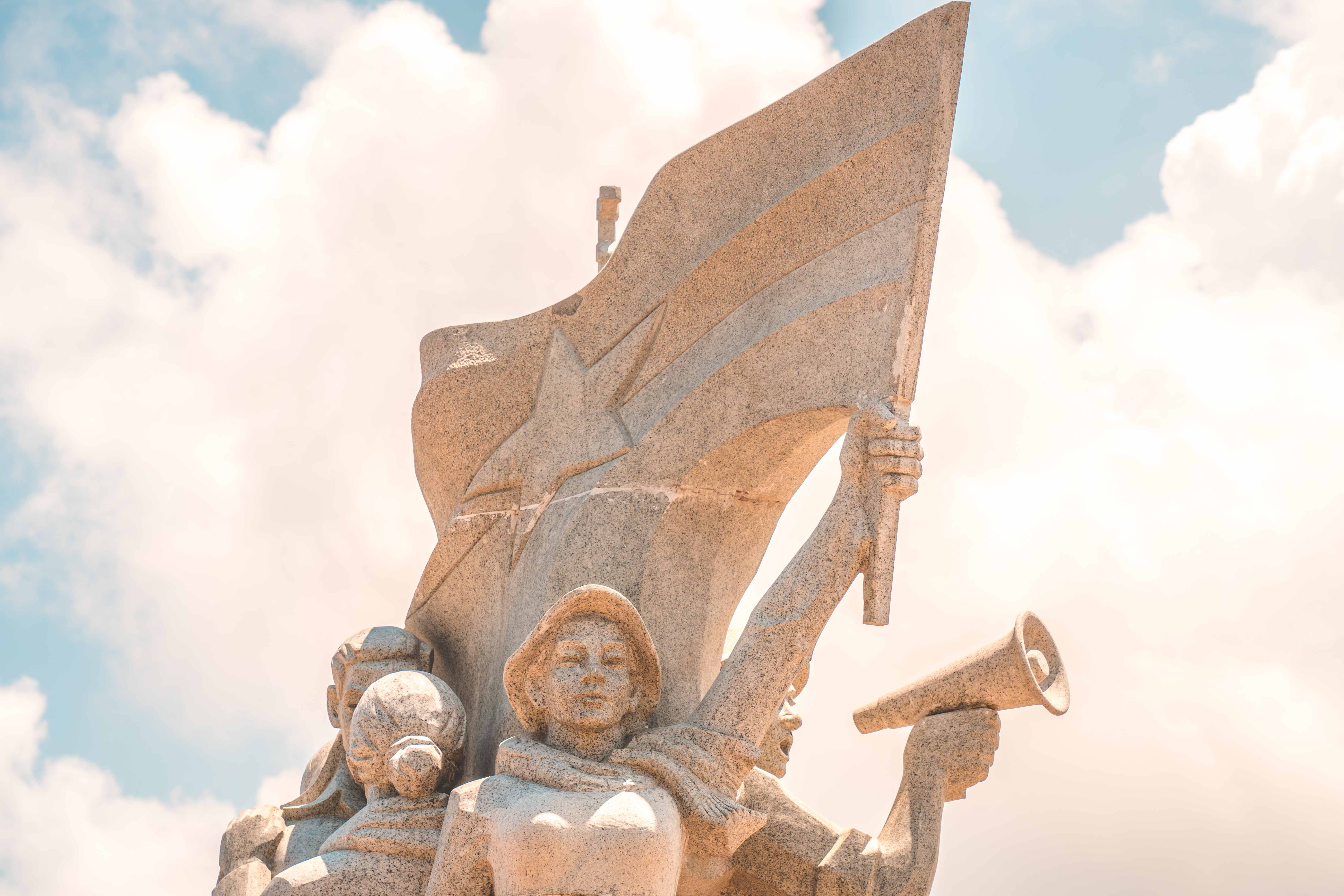 «Родина-мать зовёт»: Символ победы и памяти